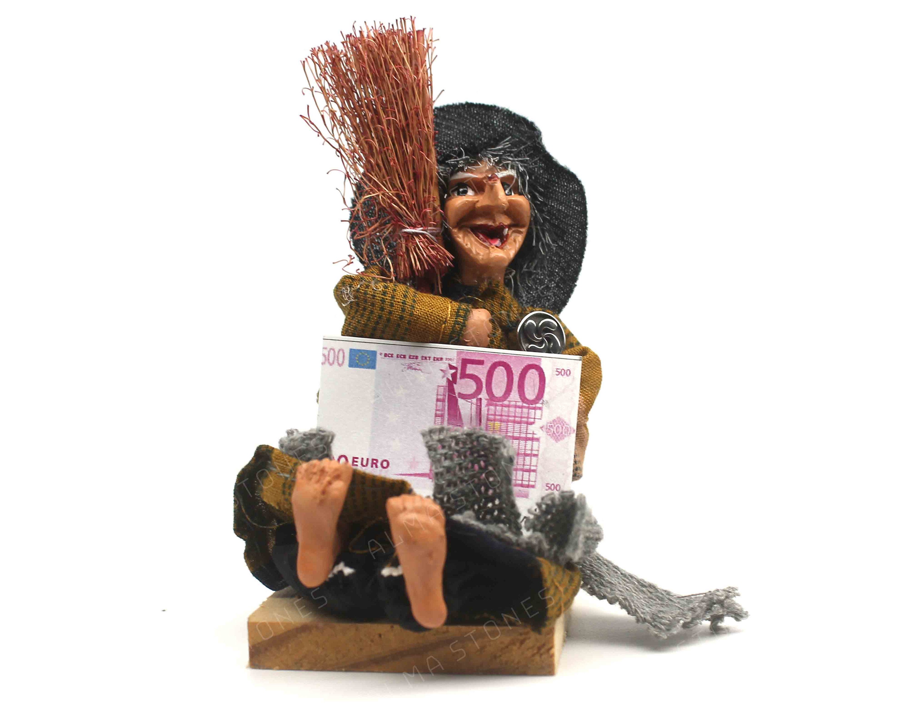 Sorgina Assise avec Croix Basque