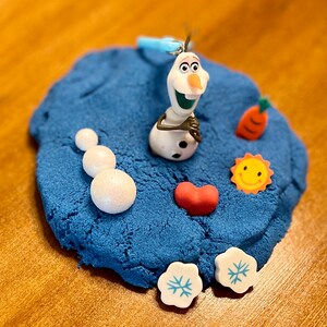 Olaf Theme Sensory Jar,Sensory Kit,Kids Party Favor,Kinetic Sand Kit,Sensory Party Favors,Kids Gift,Toddler Gift,Birthday Gift-Made by an OT