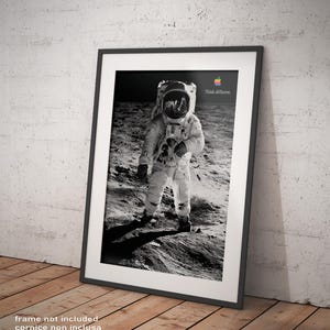 Poster Vintage Apple Think Different Moon Riproduzione Giclee Stampa Artistica Fine Art su Carta Fotografica Satinata 240 gr