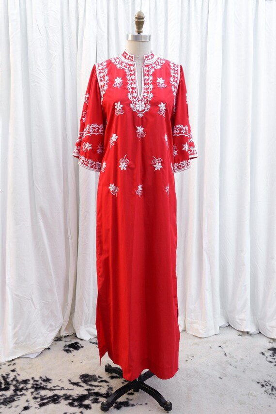 VINTAGE 1970's embroidered kaftan dress