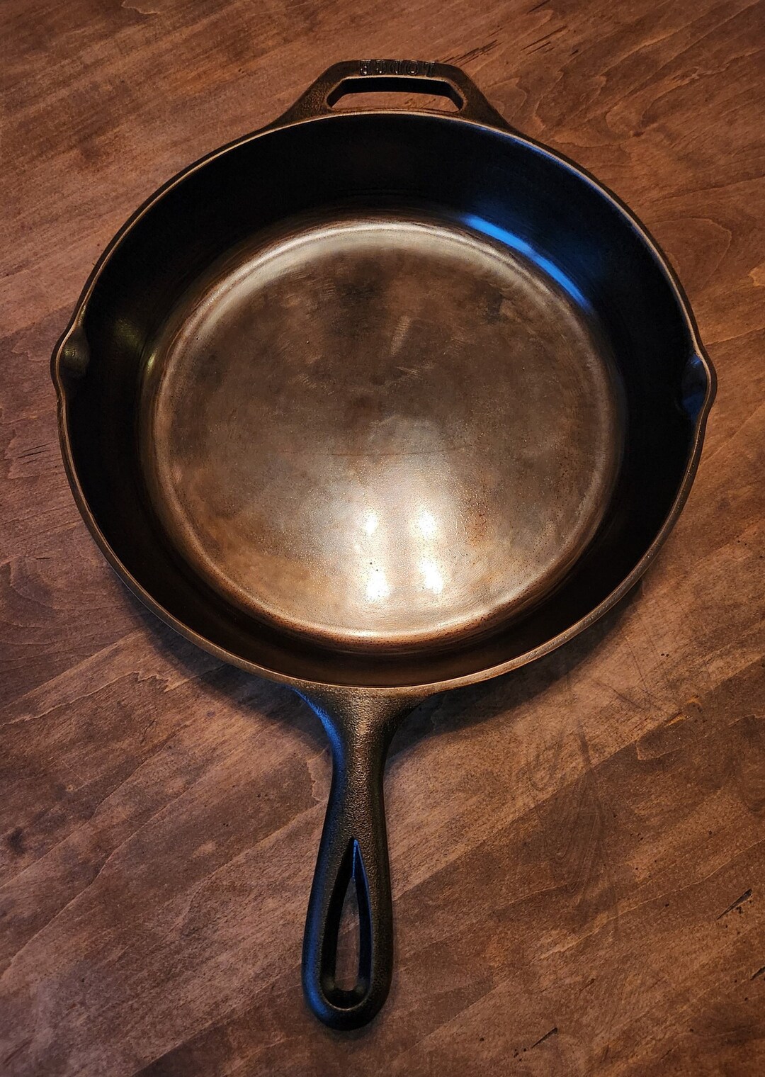 11inch Smooth Cast Iron Skillet Seasoned Etsy