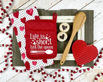 Life is Short Lick the Spoon Pocket Potholder, Red kitchen decor