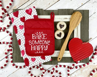 Bake Someone Happy Pocket Potholder, Red kitchen decor