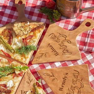 Personalized Pizza Serving Board, Custom Name on Pizza Serving Tray Cutting Slicing Board Pizzeria Serving Platter Custom Charcuterie Board.