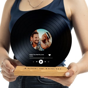 Personalisierte Song Plaque als Paar Geschenke Musik Plaque zum Valentinstag Individuelle Gedenkplakette mit Qr Code. Paar-Denkmal als Gedenktafel