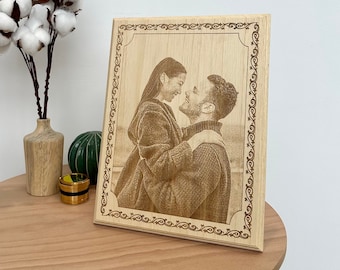 Photo en bois gravée personnalisée comme cadeau pour elle. Photo personnalisée sur bois comme cadeau d'anniversaire. Cadeau photo en bois gravé au laser pour couple.