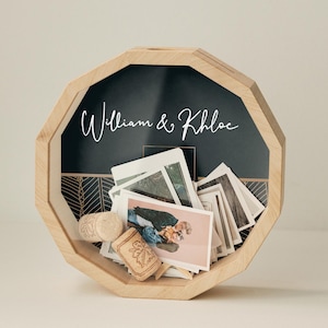 Scatola portafoto per coppia, scatola portafoto personalizzata, regalo con cornice personalizzata per lei e lui, porta tappo di sughero, salvadanaio