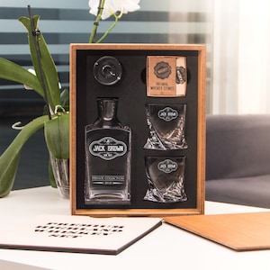 Personalized Whiskey Set With Decanter, Whisky Glasses, Whiskey Stones ...