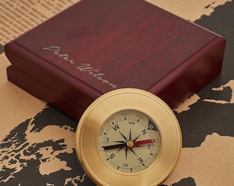 木箱入りカスタムコンパス、彫刻入り実用コンパスローズ、ミニマリストな航海装飾、お父さん、旦那様への洗礼ギフト、彼への記念日ギフト