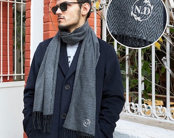 Bufanda con nombre personalizado para hombre, bufanda de invierno bordada personalizada, acogedor regalo de Navidad, chal suave con monograma para esposo, papá y novio.