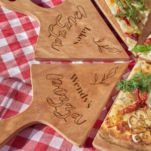 Personalized Pizza Serving Board, Custom Name on Pizza Serving Tray Cutting Slicing Board Pizzeria Serving Platter Slices Pizza Lover Gift image 3