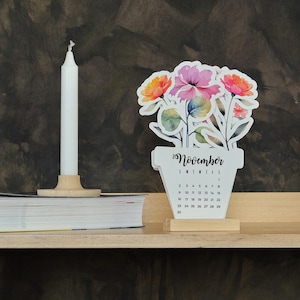 Floral 2025 Desk Calendar, Desk Decor Best Gifts for Her Mom Grandma Christmas Gift IDeas, Seasonal Flowers Calendar with Stand, Office Gift