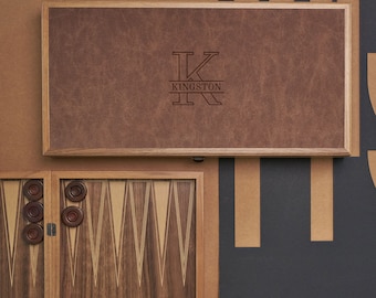 Gepersonaliseerde met leer beklede walnotenbackgammonset – handgemaakt cadeau, huwelijkscadeau, uniek vakantiecadeau, modern halverwege de eeuw, verjaardagscadeau