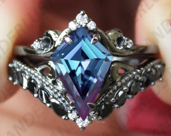 Color Change Alexandrite Kite Shape Engagement Ring set, Vintage Art deco Unique Bridal Ring set, Alexandrite Wedding Ring for Love gift her