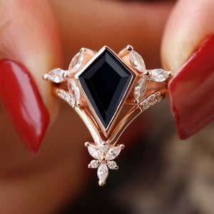 Natural Black Onyx Wedding Ring set for Woman, Unique Bezel Set Ring set for Wife, Kite Shape Engagement Ring For Valentine Gift for Love