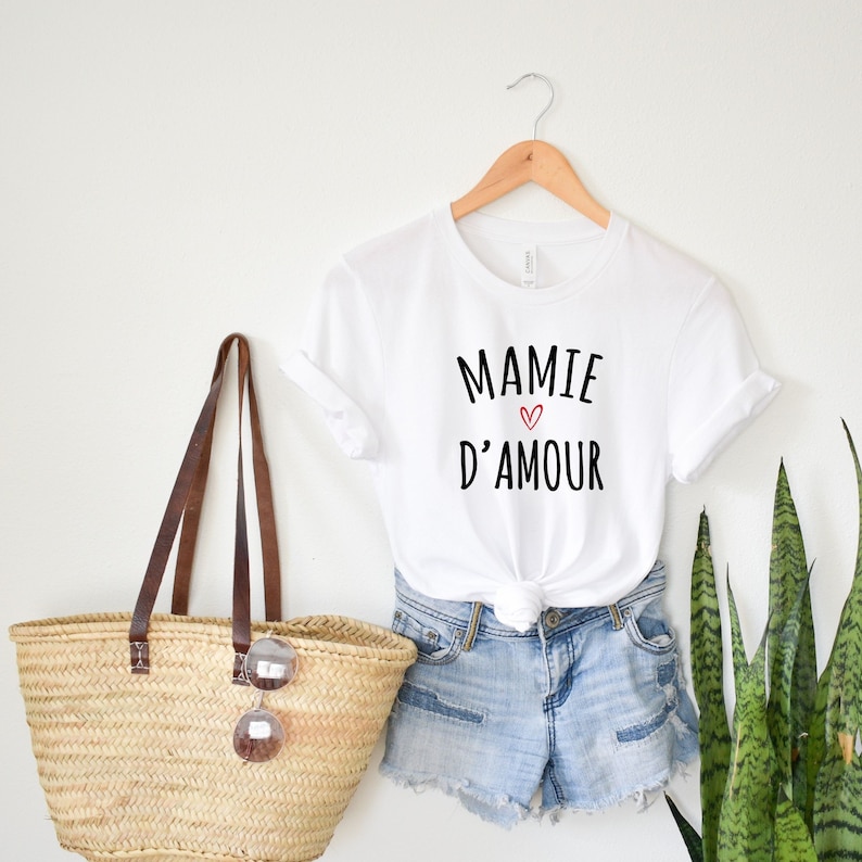 Tee-shirt Mamie d'amour, T-shirt mamie personnalisé, T-shirt grand-mère, cadeau fête des grands mères, cadeau mamie personnalisé image 1