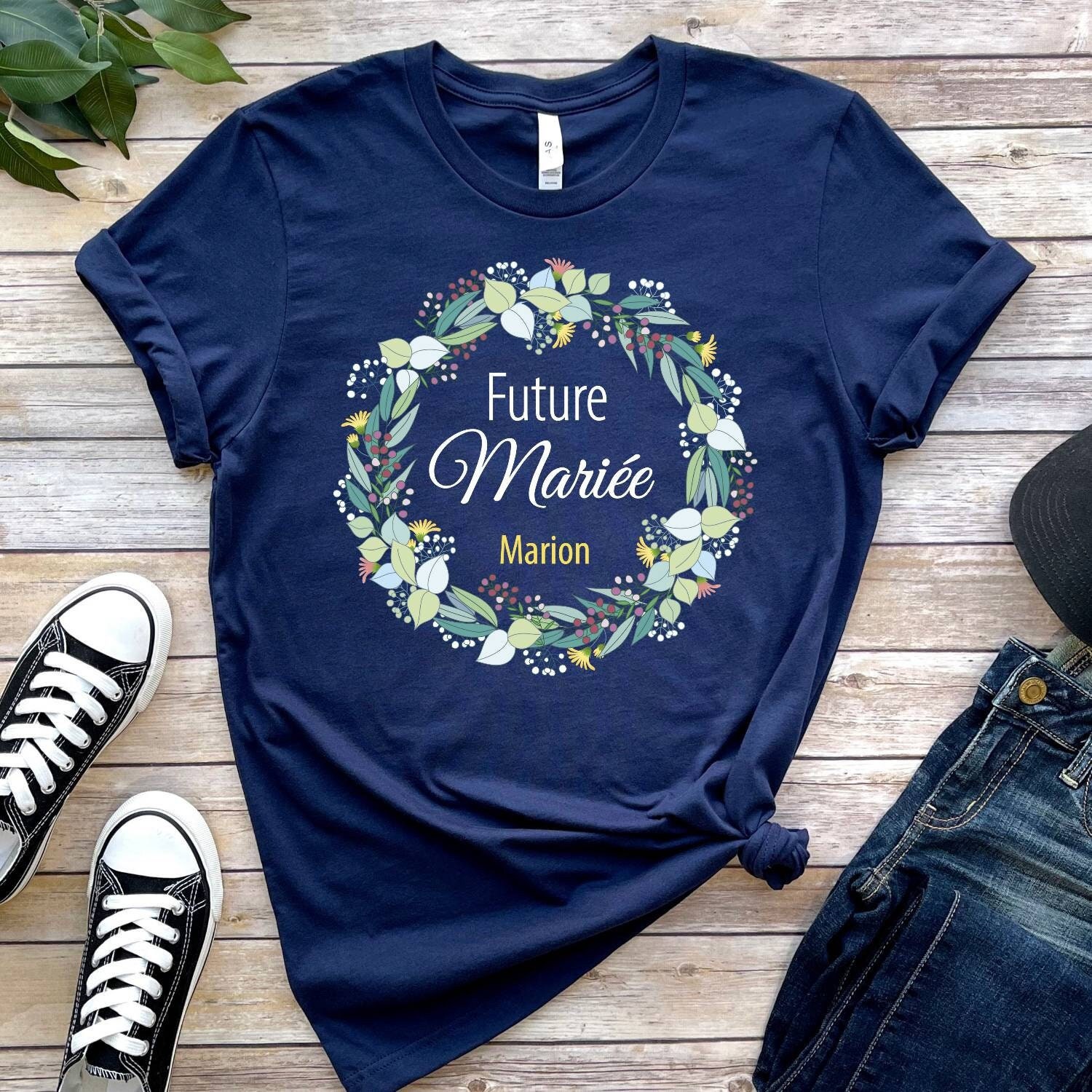 Discover Enterrement Vie De Jeune Fille, Équipe De La Future Mariée T-Shirts Familiaux Assortis