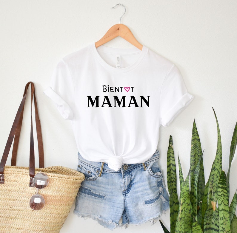 T-shirt Bientôt maman pour annoncer votre grossesse Idée cadeau idéal pour une future maman Biały