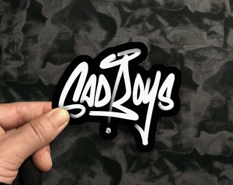 Autocollant en vinyle SADBOYS | Sticker autocollant mat, glacé, holographique, découpé | Police blanche