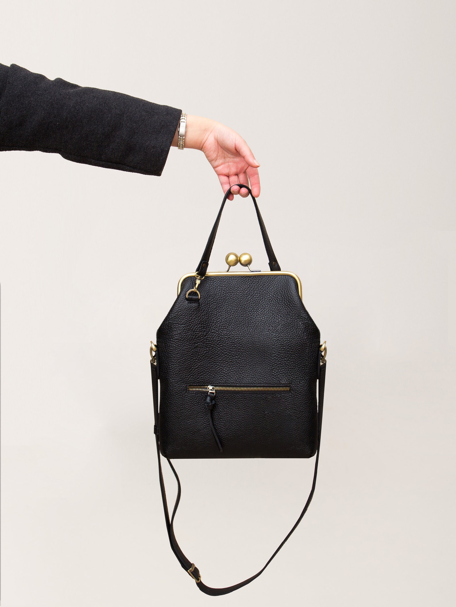 Black Leather Bag With Kiss Clasp Convertible Bag Retro Etsy