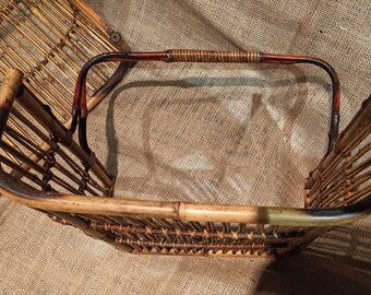 Paniers décoratifs en bambou japonais. Travail à la main. Produit traditionnel en bambou.