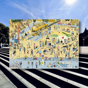 Könnte beinhalten: Eine farbenfrohe Illustration einer geschäftigen Stadtszene mit einem gelben Bus, einer U-Bahn-Station und vielen Menschen, die gehen, sitzen und miteinander interagieren. Die Szene ist voller Details, darunter ein Baum, ein Springbrunnen und eine Vielzahl von Geschäften und Unternehmen.