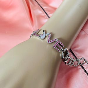 Playboy bunny Armband Herz Glied Charms und rosa Strasssteinen LOVE - 2000er Jahre Neu in Originalverpackung