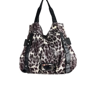 Guess Damentasche große Einkaufstasche Handtasche Leopardenmuster Muster Logo mit großem G Guess Geldbörse Vintage Y2K Stil Ausgezeichneter Zustand