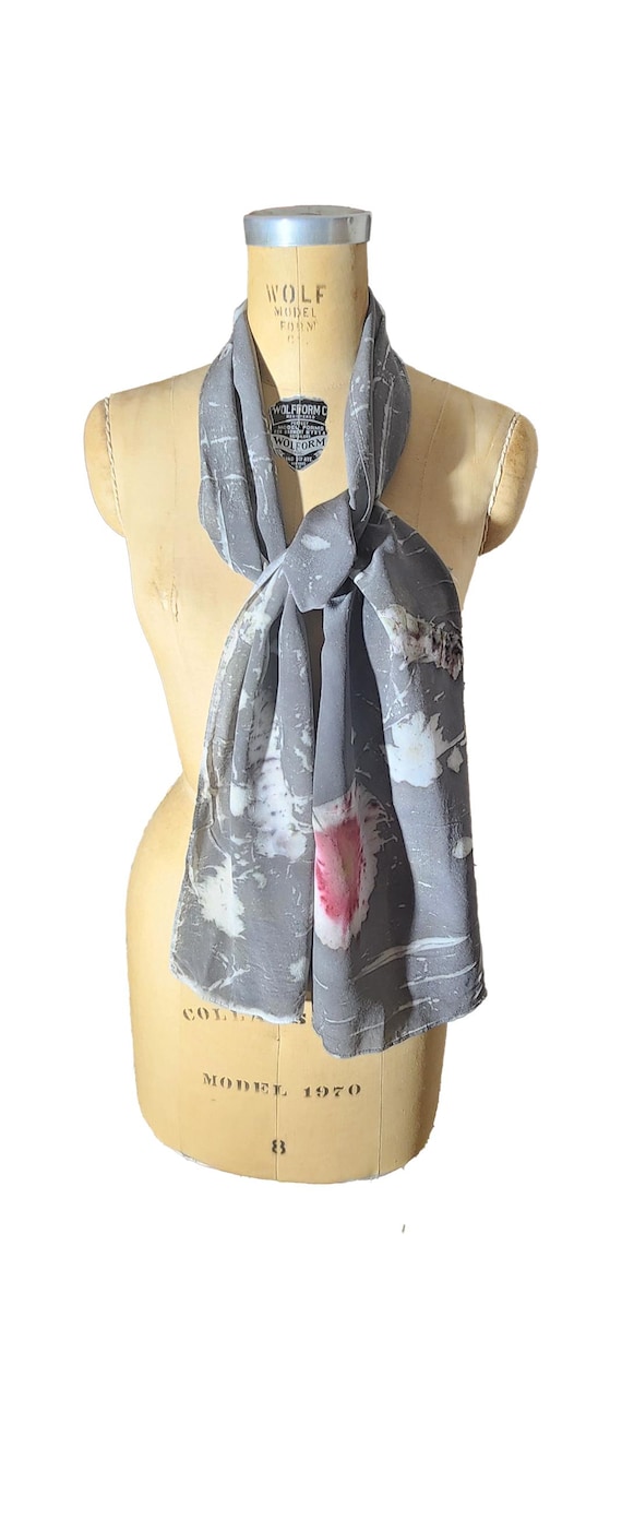 Crown of Daisies -  Botanical print scarf