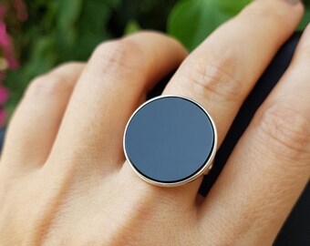 round onyx ring