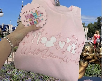 Disneyworld Bow Shirt, pink disneyworld crewneck, disneyworld pink, cute disneyworld shirts, Disneyworld shirt for girls, disneyworld shirt