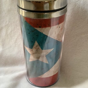 Taza de viaje aislada con bandera de Puerto Rico, fría y caliente, 16 oz