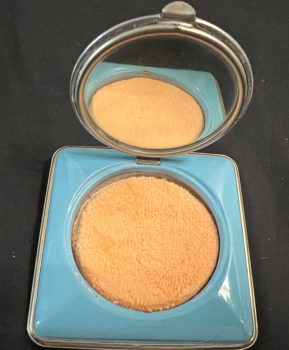 Two Vintage Compacts Powder Blue And Pink/Red Nia… - image 6