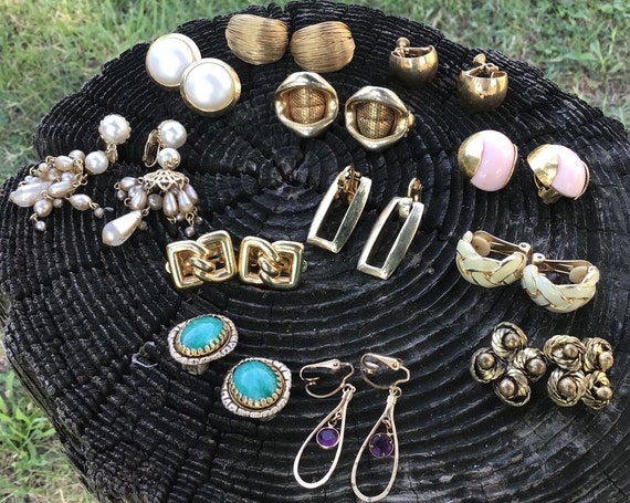 Vintage Lot Of Gold Toned Clip On Earrings Faux P… - image 1