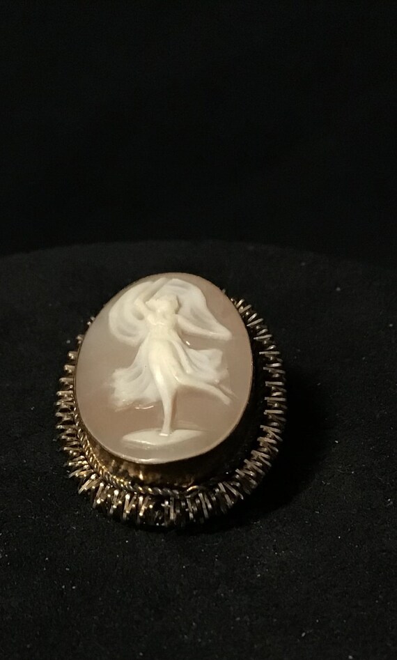 Vintage Classic Shell Dancing Lady Cameo Brooch Pi