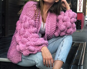 Chunky knit oversized cardigan with voluminous sleeves/Pink cardigan