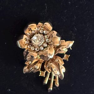 Trifari brooch - Etsy 日本