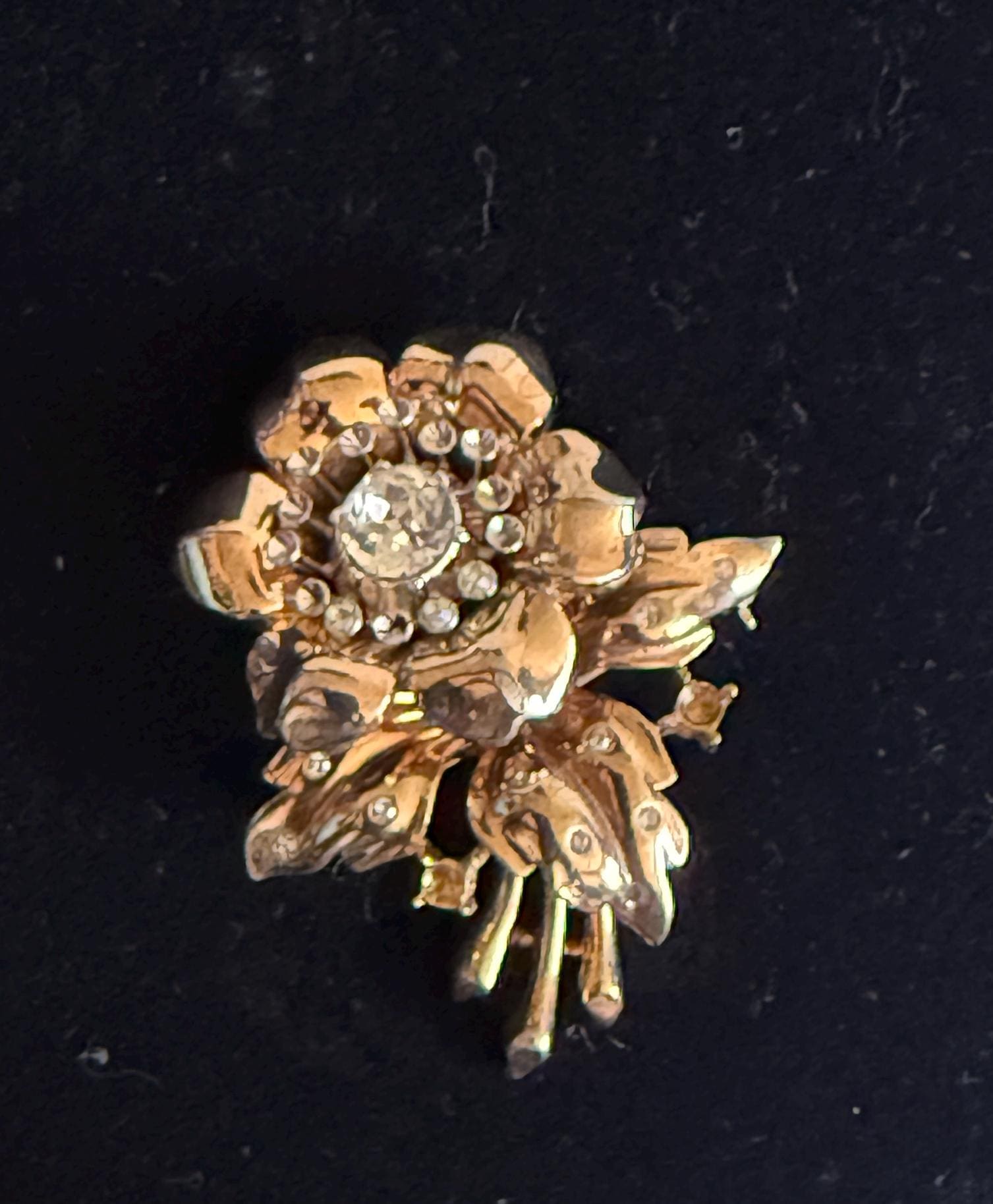 Trifari flower brooch - Etsy 日本