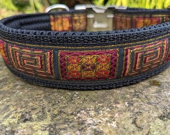 Luxus Hundehalsband mit weicher Polsterung, Alu-Klickverschluss, 3 cm breit, einstellbar, aztekisch ethno, schwarz-gold-weinrot