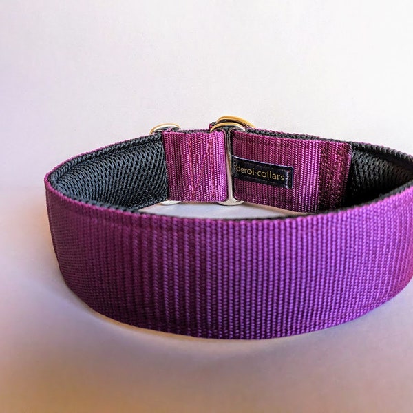 Bequemes Hundehalsband extra breit 5cm mit weicher Polsterung, violett Zugstopp verstellbar, sicheres Stoffhalsband, schlicht und elegant