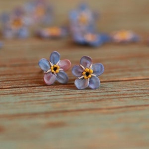 Forget me not clay earrings, blue flower earrings, floral stud earrings, minimalist earrings, botanical,  nickel free, hypoallergenic