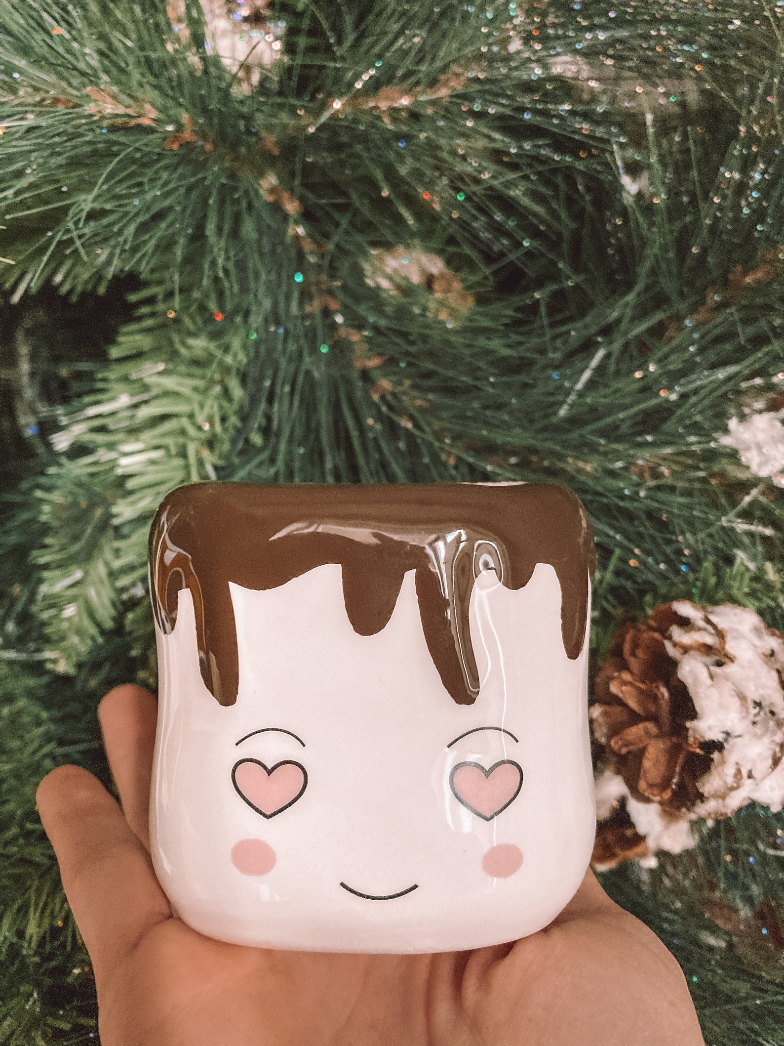 hot chocolate mug with marshmallows