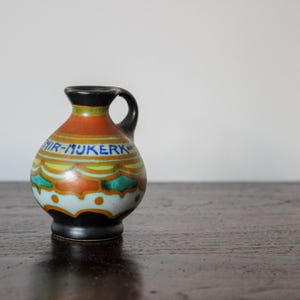 Gouda Plateel Kruikje (Plateelbakkerij en Pijpenfabriek Zenith)