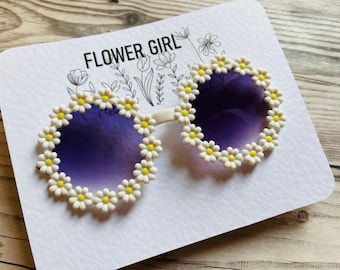 Personalised daisy aunglasses for flower girls, bridesmaids and gifts