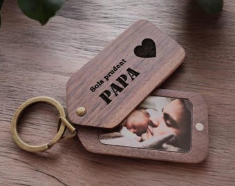 Wooden Photo Keychain, Customizable Photo Keychain – Personalized Birthday Gift for Dad/Mom – Grandparents’ Day Gift