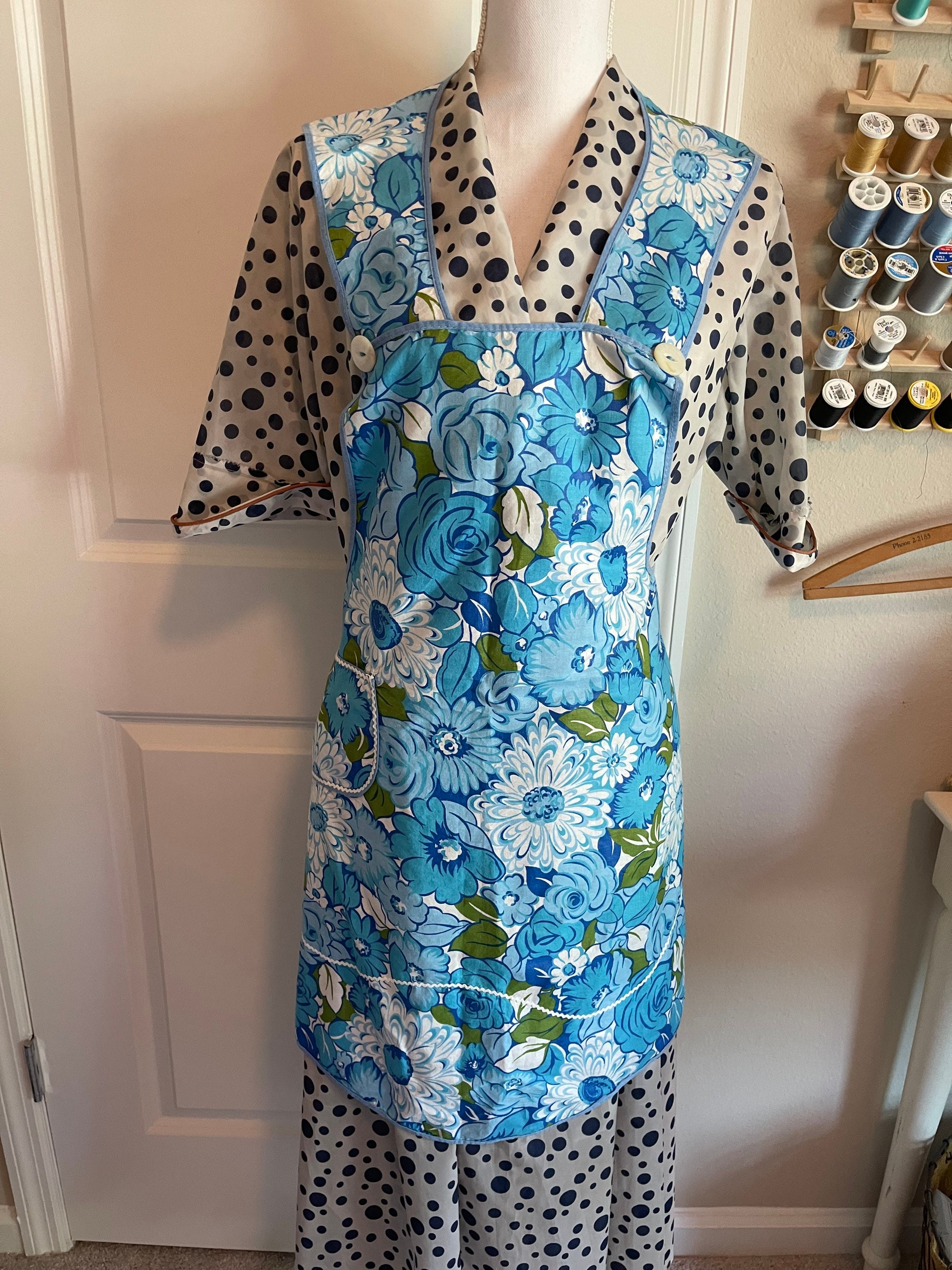 1940s Housewife Apron Full Coverage Blue and Green Floral Etsy