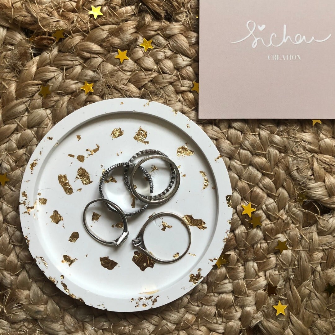 Petit Socle Rond Orné de Feuilles d'or