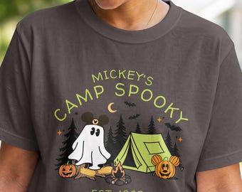 Mickey's Camp Spooky PNG, leuk Halloween-kampeershirtontwerp, T-shirt met muispompoenkampvuur | Op Disney geïnspireerd T-shirt griezelig seizoen