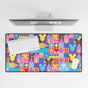 Micky Disneyland Schreibtischmatte im Mary Blair Stil - Lebendige, Kunstvolle Schreibtischdekoration für Gamer, Studenten, Haus Büro, Arbeitsplatzgeschenk für Disney Fan