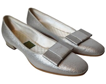 Daniel Green Vintage Silver Loafer Bow Accent Comfy Slippers Slip On 2A60 size 7